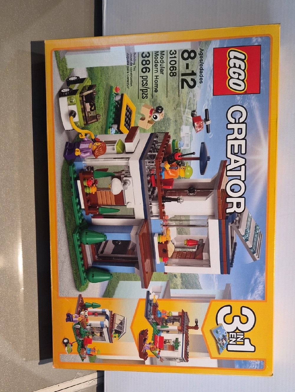 LEGO Creator Modern Home Set – White, Blue & Brown Accents